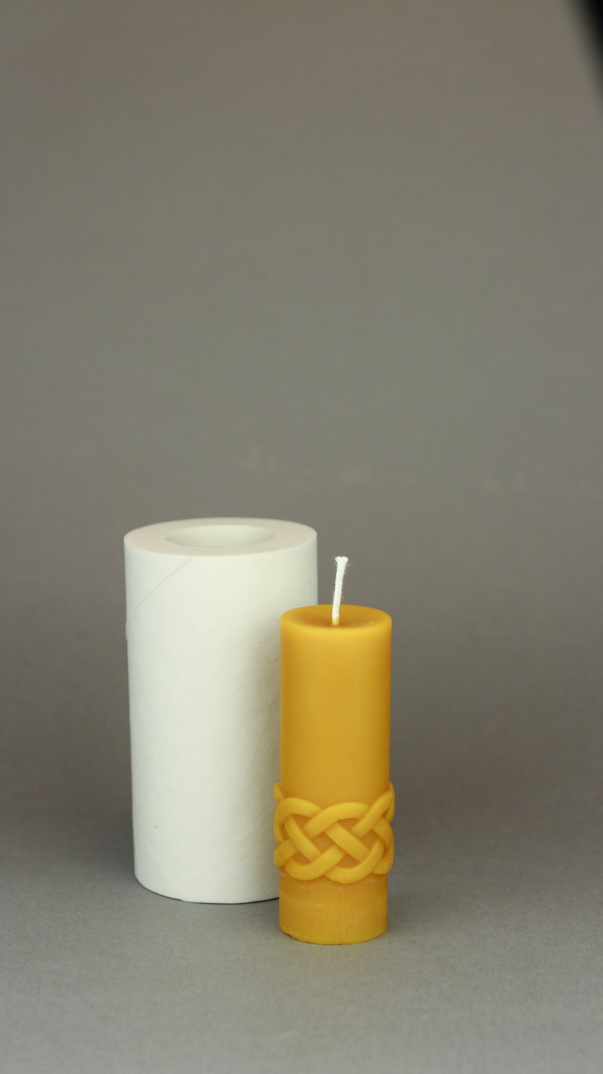 Karelia Motives candle with folk pattern band, front view