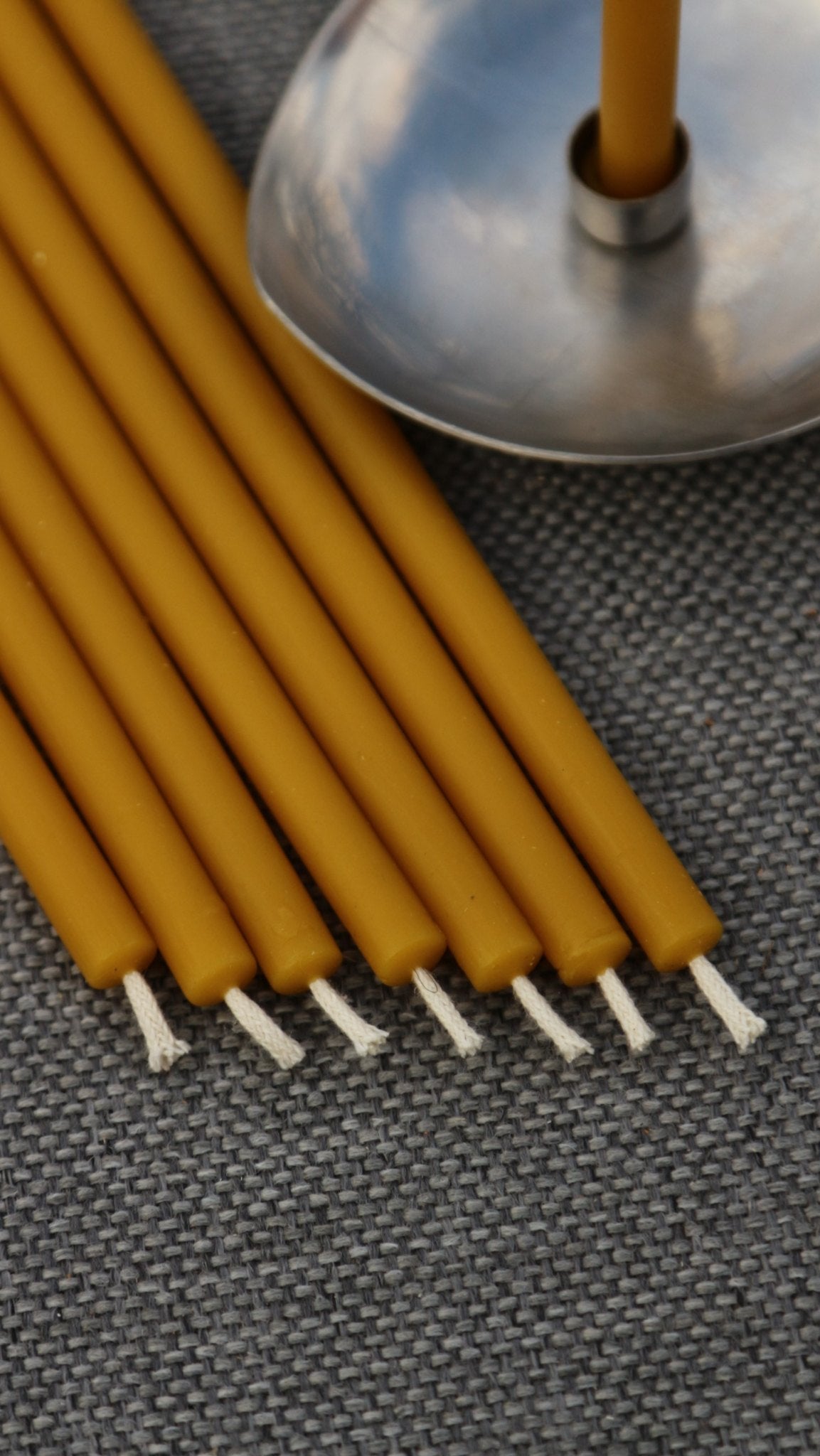 Taper Tiny 18 cm beeswax candle and silicone mould
