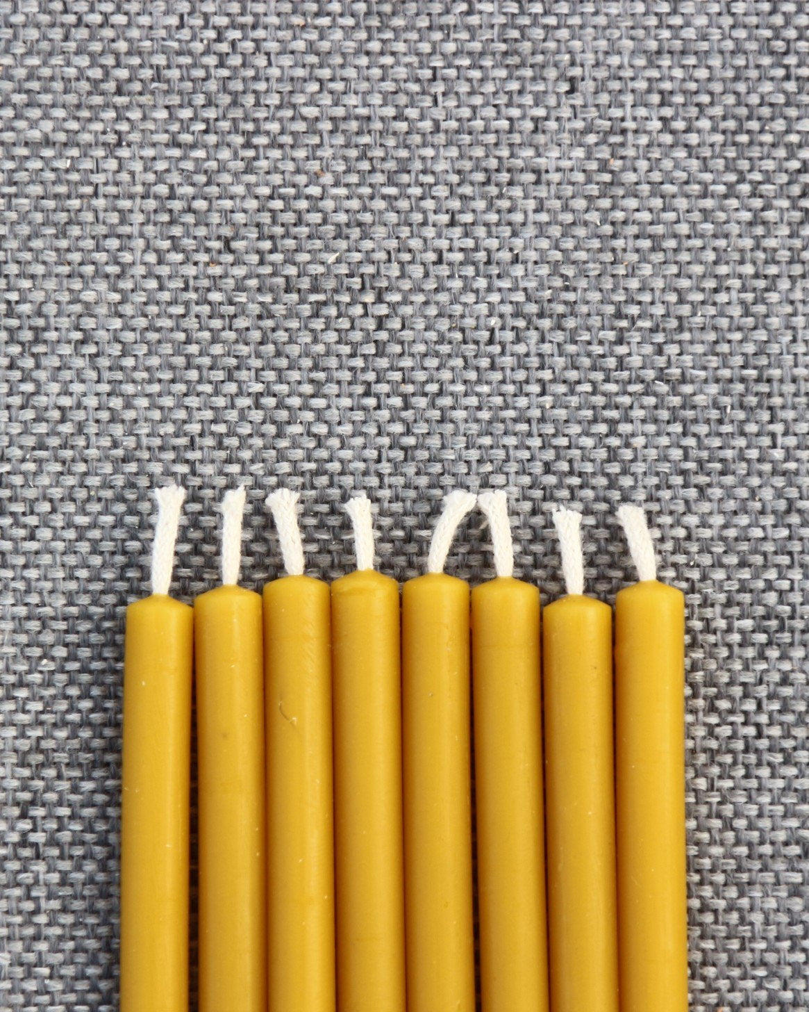 Taper Tiny 18 cm beeswax candle and silicone mould