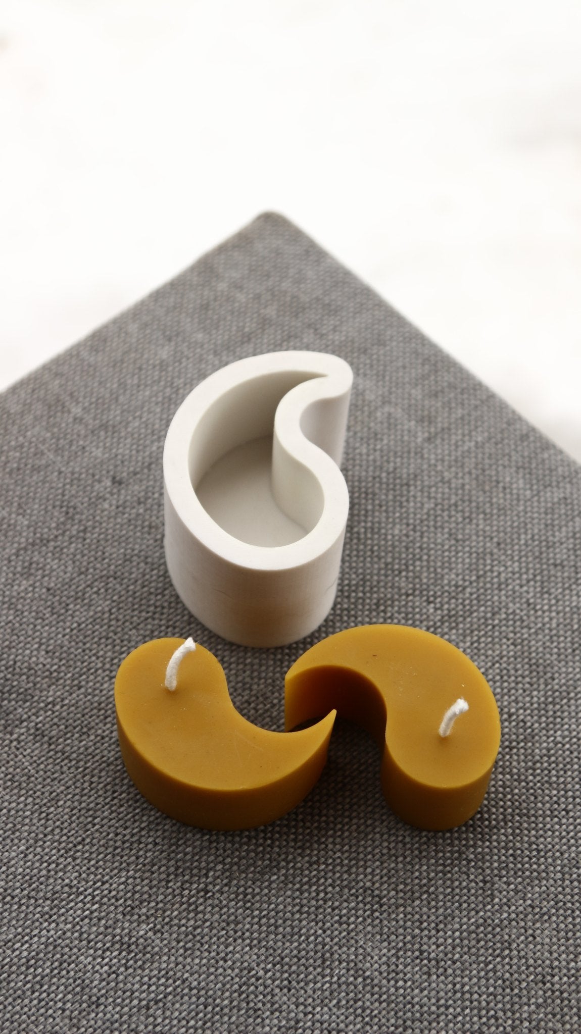 Ying Yang beeswax candle and silicone mould
