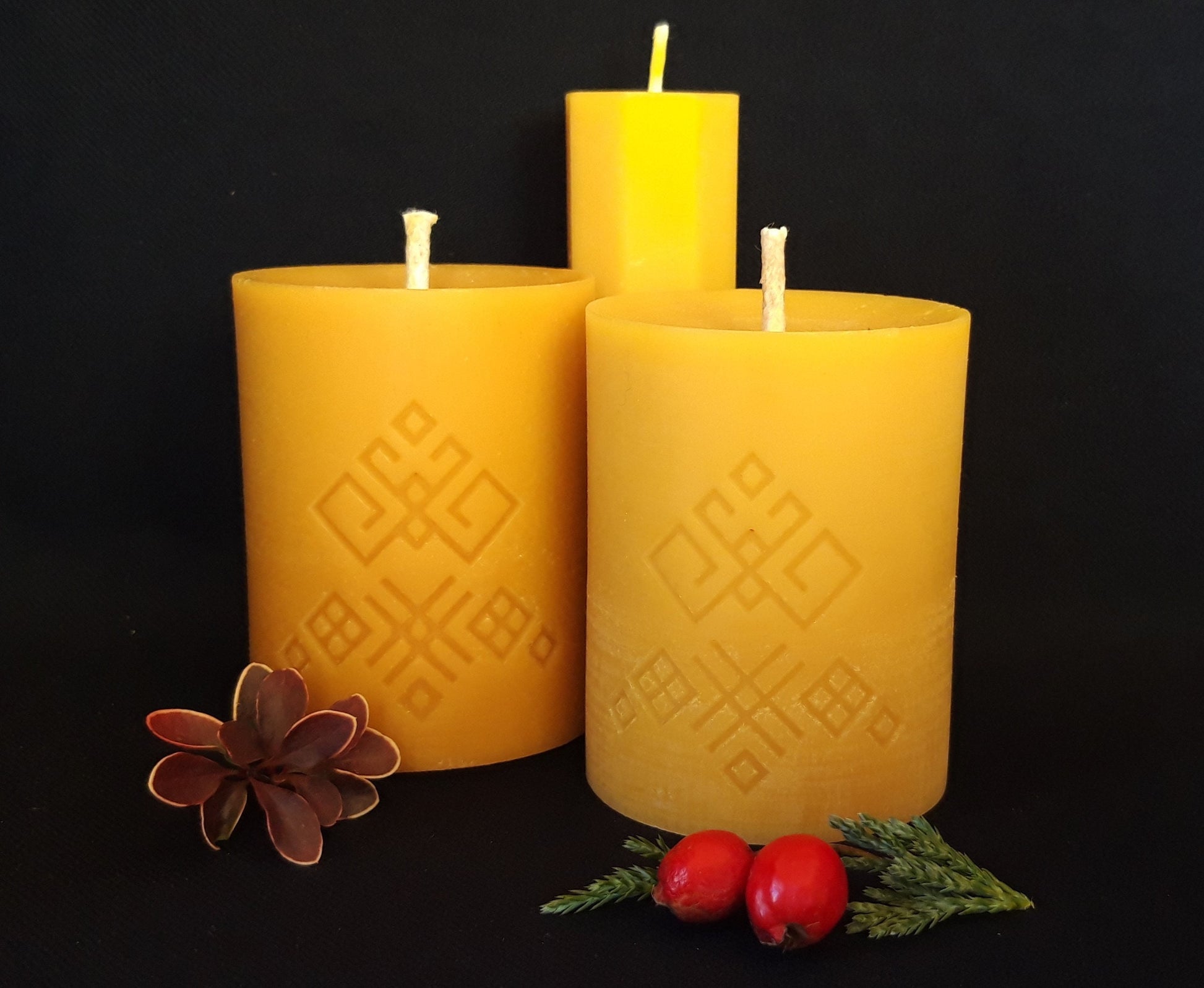 KARELIA MOTIVES 2 SizesCandle Details: 

KARELIA MOTIVE 1: Finished Candle Size: 7.5 cm high x 6 cm wide Weight: 175g Ornament on one side.

KARELIA MOTIVE 2: Finished Candle Size: 12 cm hSilicone MoldLatvian CandlesLatvian CandlesKARELIA MOTIVES 2 Sizes