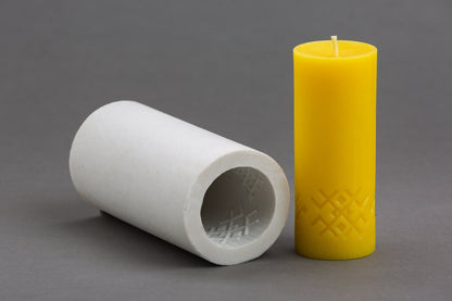 KARELIA MOTIVES 2 SizesCandle Details: 

KARELIA MOTIVE 1: Finished Candle Size: 7.5 cm high x 6 cm wide Weight: 175g Ornament on one side.

KARELIA MOTIVE 2: Finished Candle Size: 12 cm hSilicone MoldLatvian CandlesLatvian CandlesKARELIA MOTIVES 2 Sizes